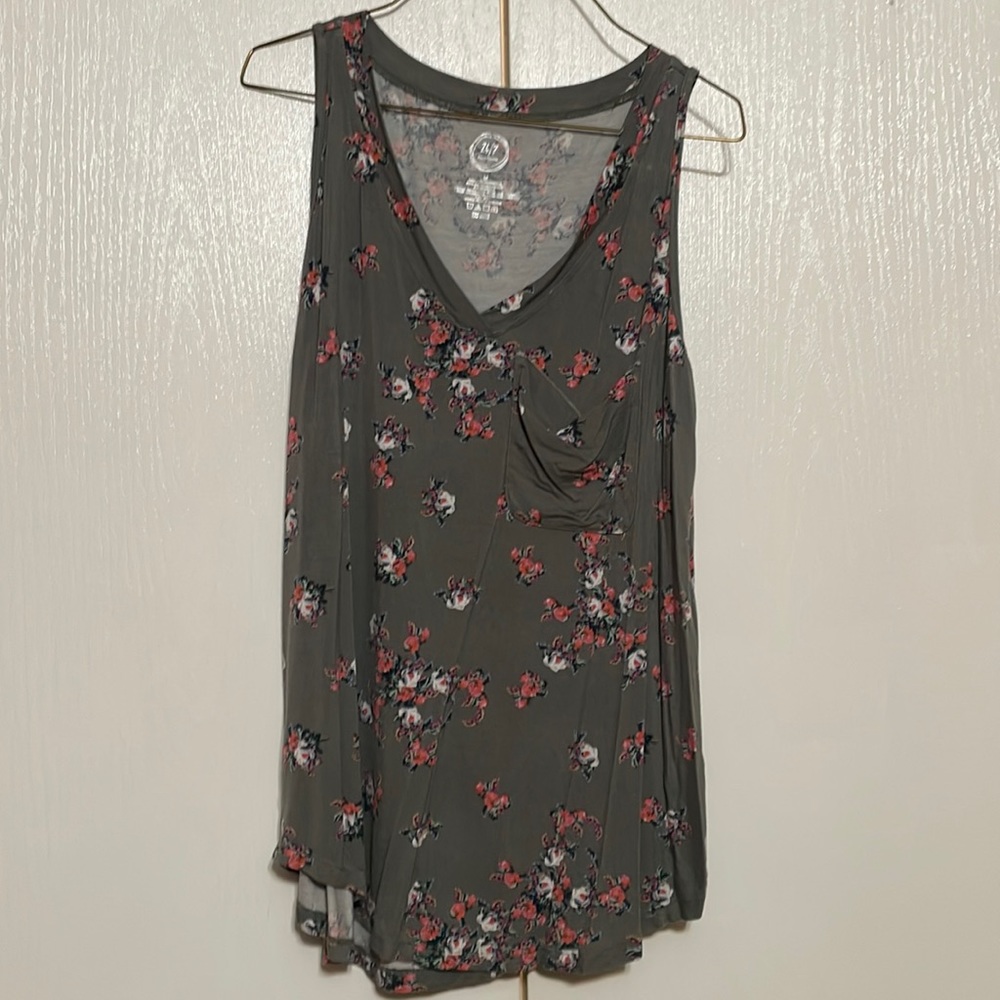 Tank top. Medium. Olive green